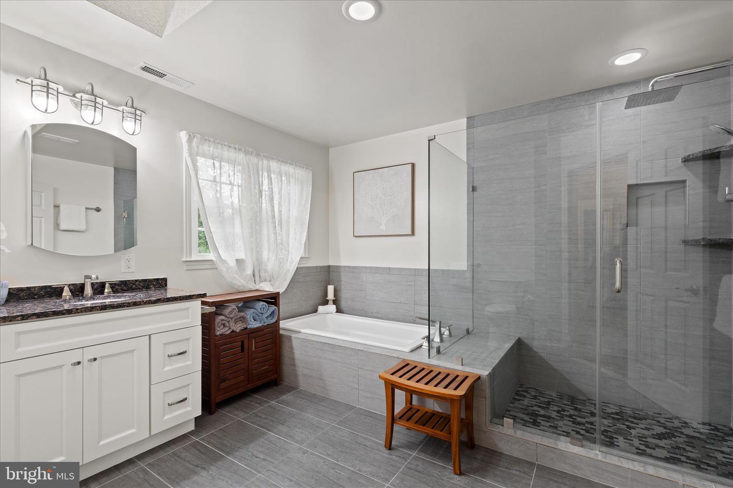 Centreville, Virginia, 20121, United States, 4 Bedrooms Bedrooms, ,3 BathroomsBathrooms,Residential,Contingent,2045785