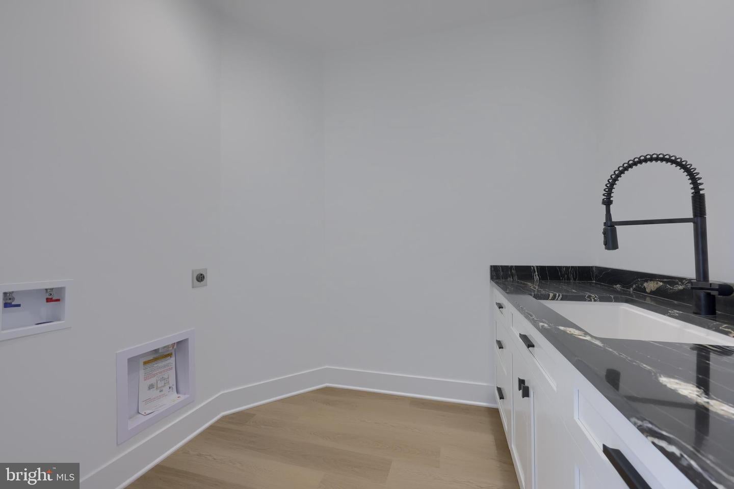 East Petersburg, Pennsylvania, 17520, United States, 4 Bedrooms Bedrooms, ,5 BathroomsBathrooms,Residential,Active,1702111