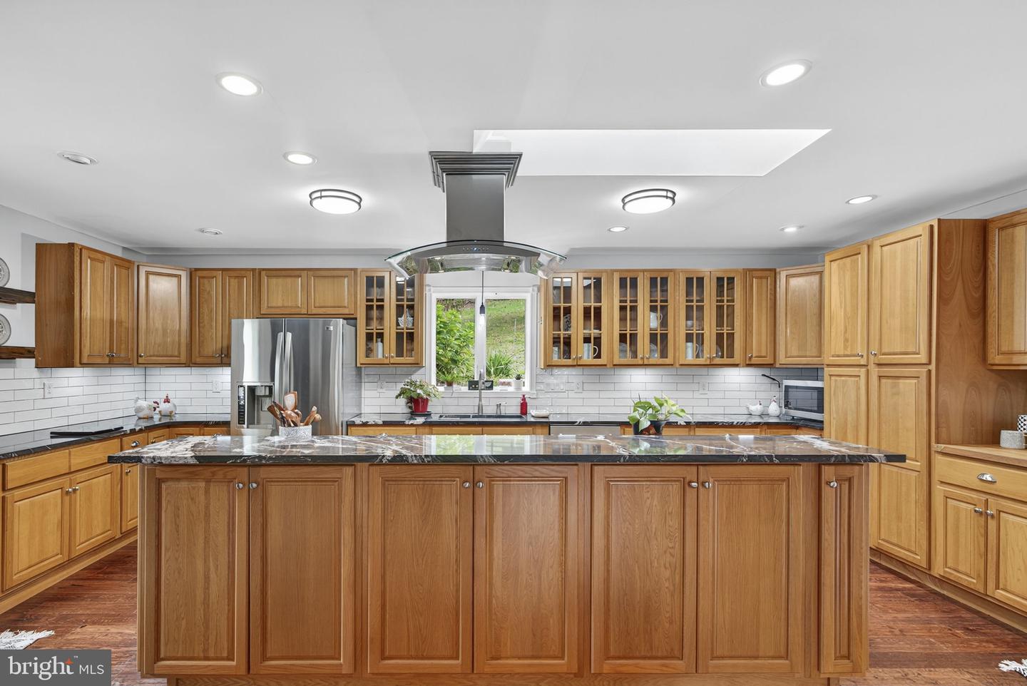 Lovettsville, Virginia, 20180, United States, ,2 BathroomsBathrooms,Residential,Active,1954034