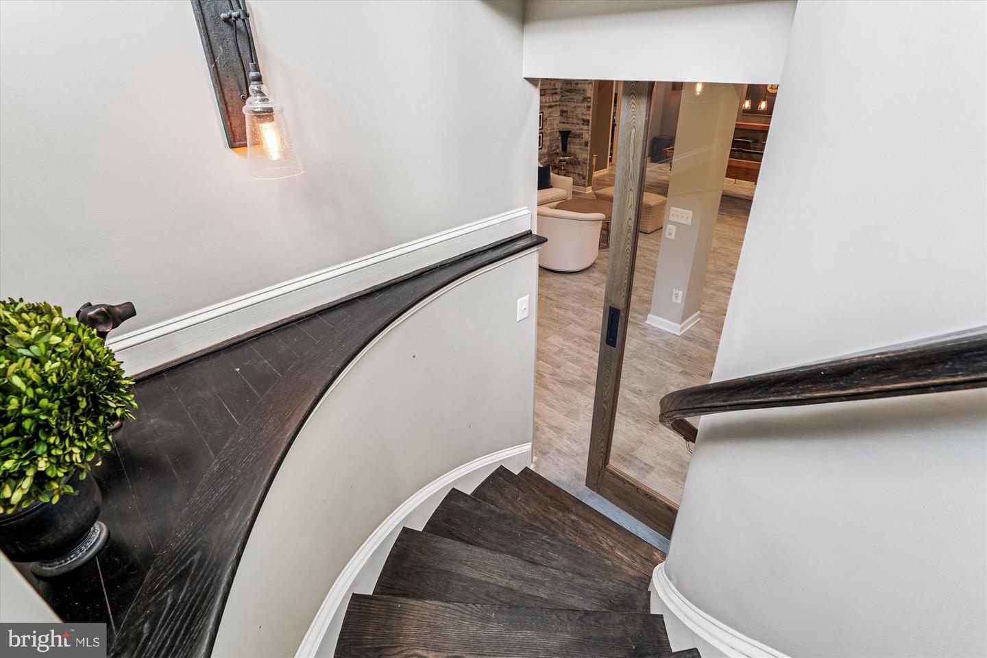 Leesburg, Virginia, 20175, United States, 5 Bedrooms Bedrooms, ,6 BathroomsBathrooms,Residential,Active,1987213