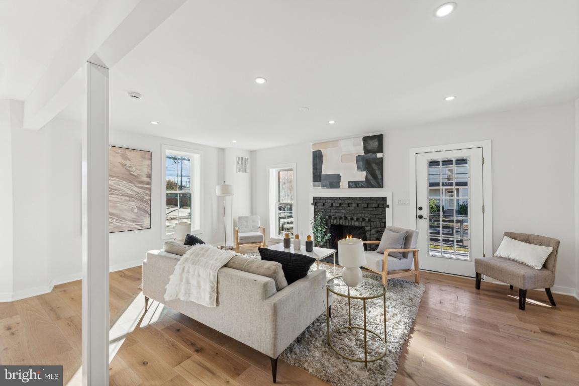 Washington, District Of Columbia, 20018, United States, 5 Bedrooms Bedrooms, ,5 BathroomsBathrooms,Residential,Active,2007330