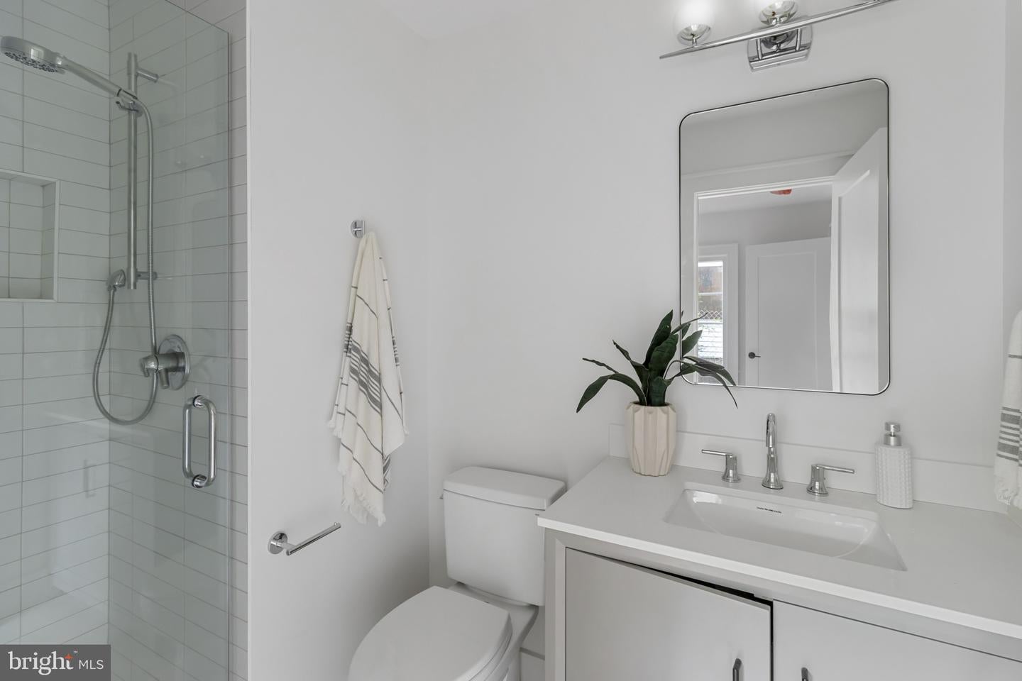 Arlington, Virginia, 22201, United States, 4 Bedrooms Bedrooms, ,5 BathroomsBathrooms,Residential,Active,1943821