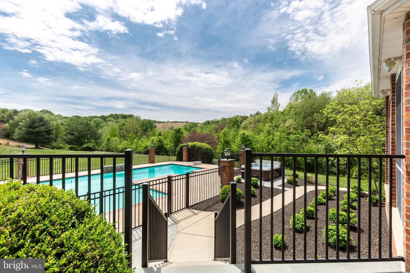 New Windsor, Maryland, 21776, United States, ,5 BathroomsBathrooms,Residential,Active,1829926