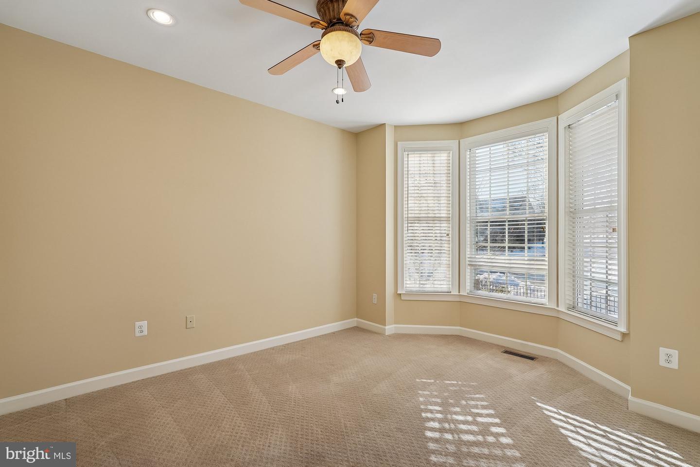 Chantilly, Virginia, 20152, United States, 4 Bedrooms Bedrooms, ,5 BathroomsBathrooms,Residential,Active,2015820