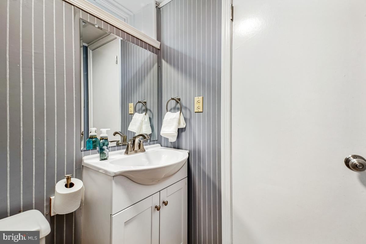 Alexandria, Virginia, 22308, United States, 3 Bedrooms Bedrooms, ,3 BathroomsBathrooms,Residential,Active,2006768