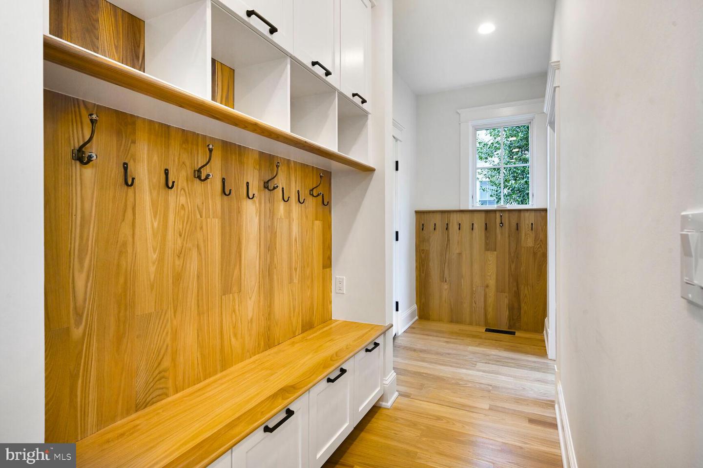 Alexandria, Virginia, 22301, United States, 6 Bedrooms Bedrooms, ,6 BathroomsBathrooms,Residential,Active,1825083