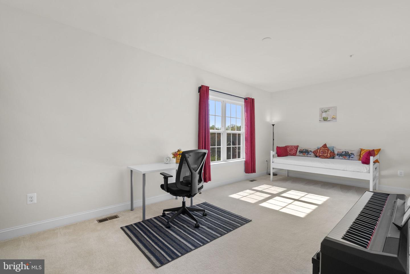 Clarksburg, Maryland, 20871, United States, 4 Bedrooms Bedrooms, ,4 BathroomsBathrooms,Residential,Active,2037095