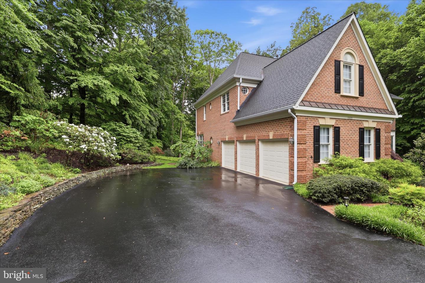Oakton, Virginia, 22124, United States, 5 Bedrooms Bedrooms, ,5 BathroomsBathrooms,Residential,Pending,2045766