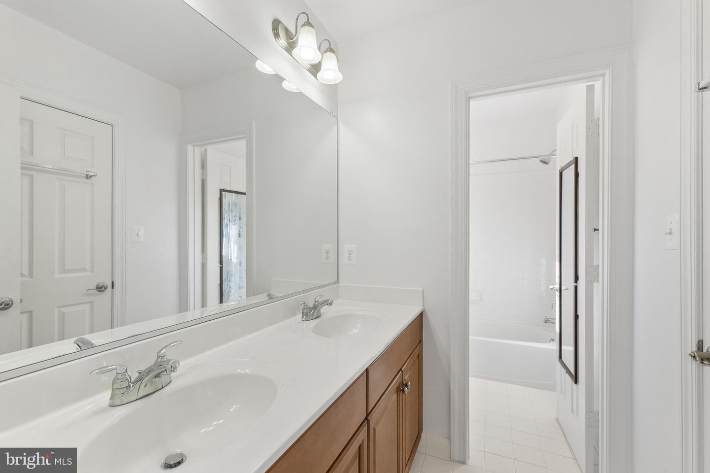 Clarksburg, Maryland, 20871, United States, 5 Bedrooms Bedrooms, ,5 BathroomsBathrooms,Residential,Active,2001354