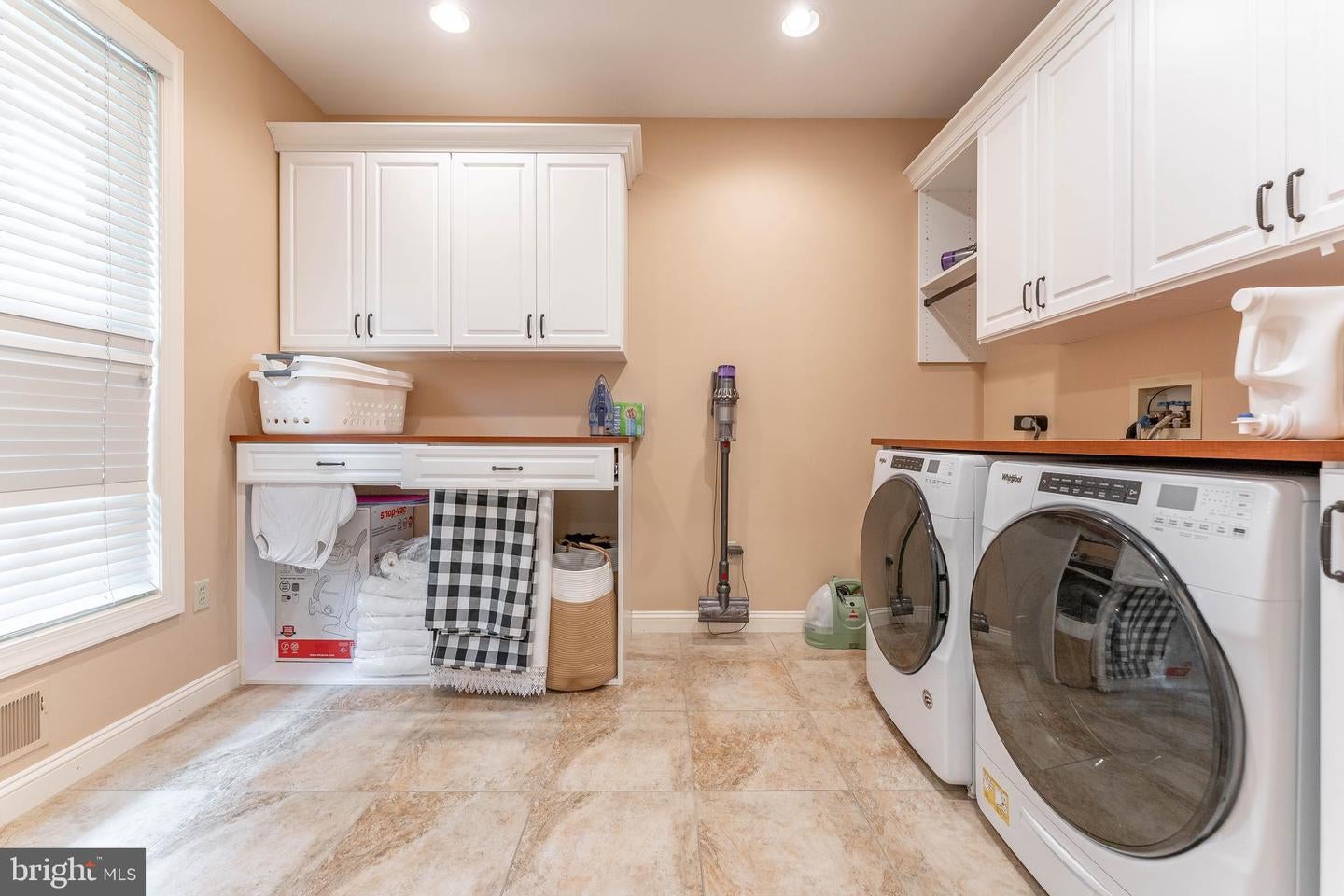 Wilmington, Delaware, 19807, United States, 6 Bedrooms Bedrooms, ,10 BathroomsBathrooms,Residential,Active,1839436