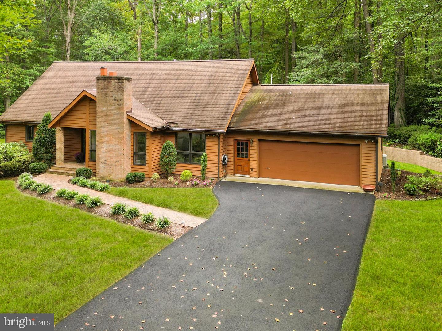 Clifton, Virginia, 20124, United States, 5 Bedrooms Bedrooms, ,4 BathroomsBathrooms,Residential,Active,1943827