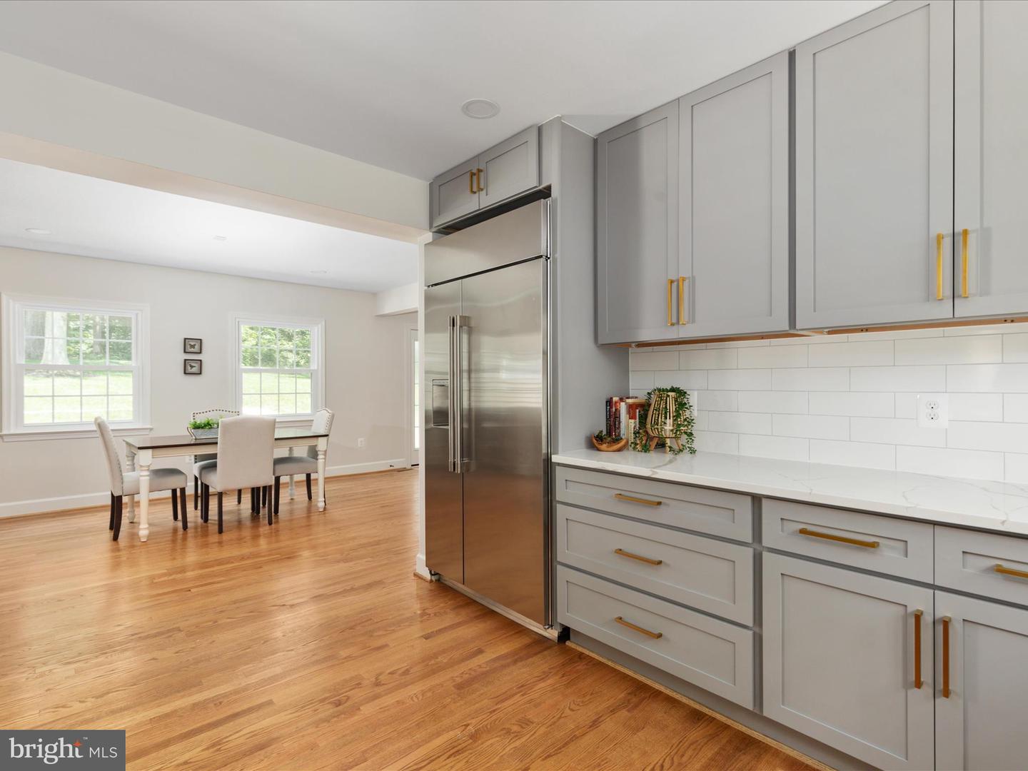 Clifton, Virginia, 20124, United States, 5 Bedrooms Bedrooms, ,5 BathroomsBathrooms,Residential,Active,1998598