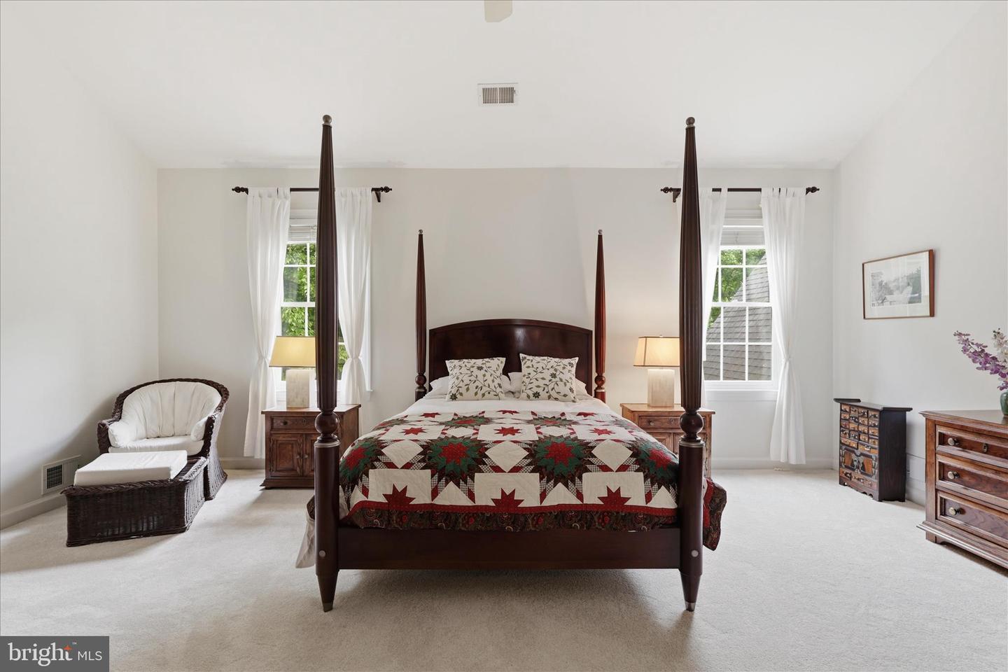Oakton, Virginia, 22124, United States, 5 Bedrooms Bedrooms, ,5 BathroomsBathrooms,Residential,Pending,2045766