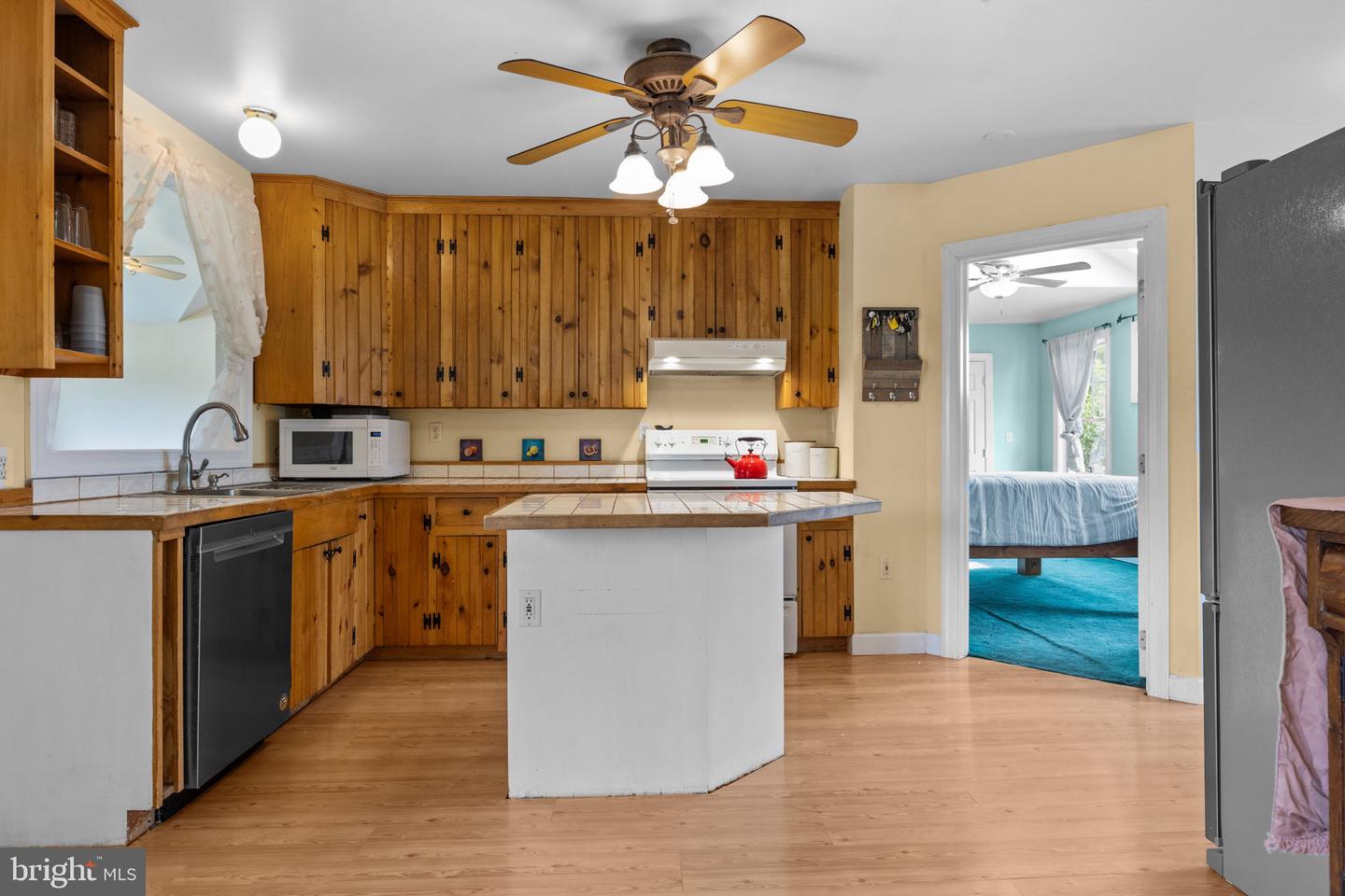 Lambertville, New Jersey, 08530, United States, 6 Bedrooms Bedrooms, ,5 BathroomsBathrooms,Residential,Active,1843838