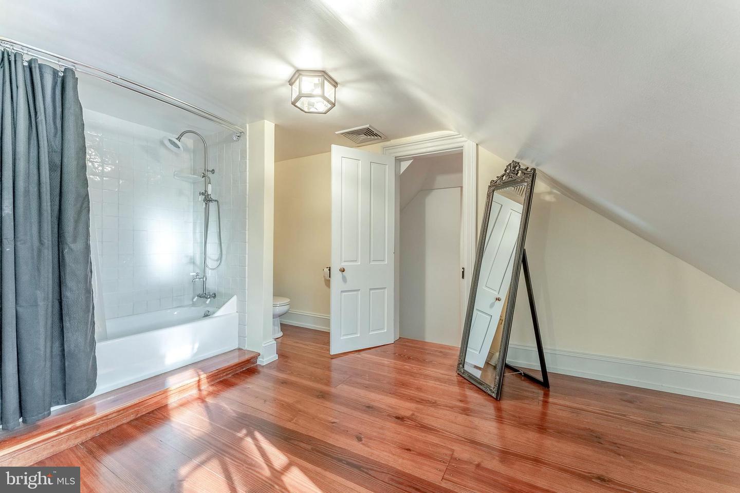 Jenkintown, Pennsylvania, 19046, United States, 6 Bedrooms Bedrooms, ,5 BathroomsBathrooms,Residential,Active,2010560