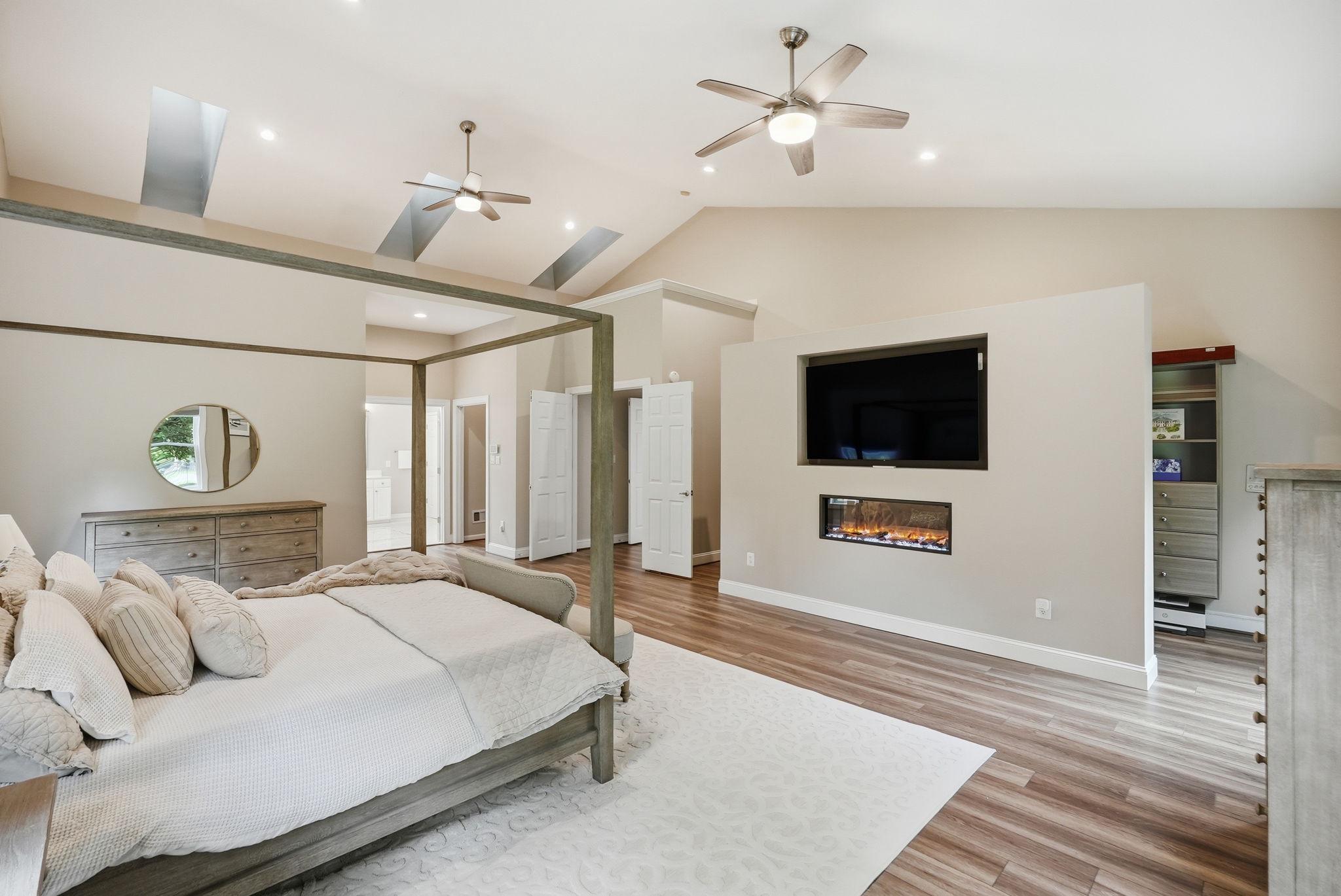 North Potomac, Maryland, 20878, United States, 7 Bedrooms Bedrooms, ,8 BathroomsBathrooms,Residential,Active,2044145