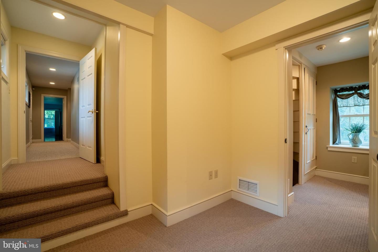 Quakertown, Pennsylvania, 18951, United States, 5 Bedrooms Bedrooms, ,5 BathroomsBathrooms,Residential,Active,1919051