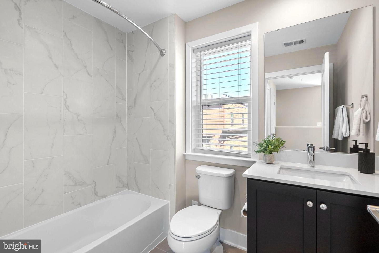 Rockville, Maryland, 20852, United States, 5 Bedrooms Bedrooms, ,5 BathroomsBathrooms,Residential,Active,2044158