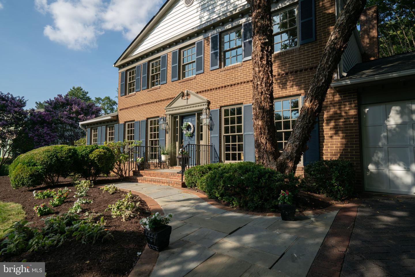 Mclean, Virginia, 22102, United States, 4 Bedrooms Bedrooms, ,3 BathroomsBathrooms,Residential,Pending,1929414