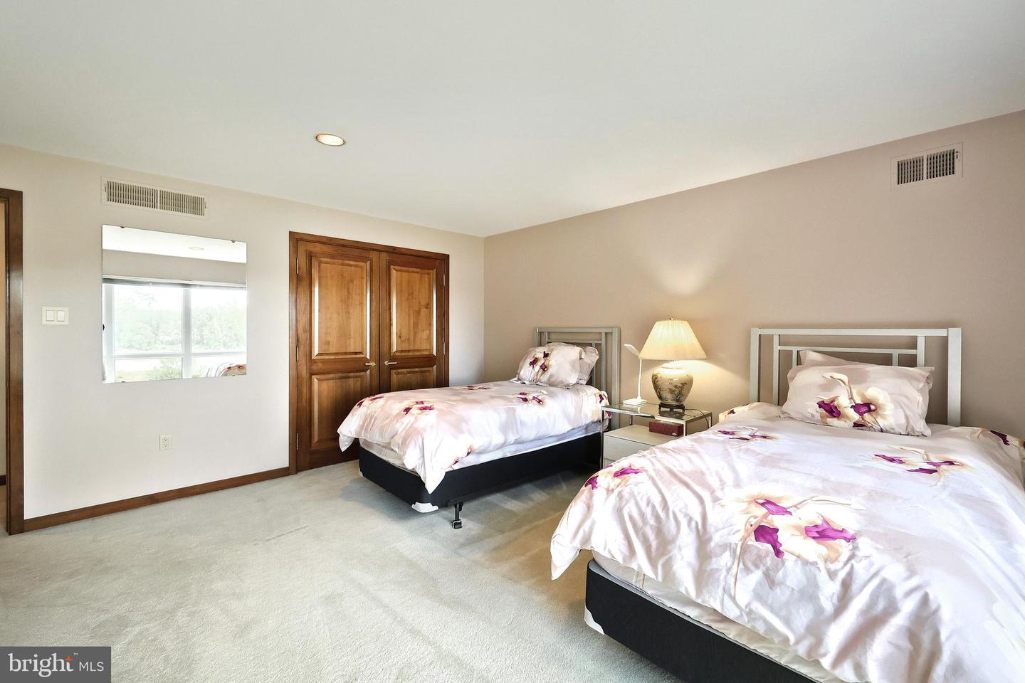 Spring Grove, Pennsylvania, 17362, United States, 6 Bedrooms Bedrooms, ,6 BathroomsBathrooms,Residential,Active,1825088