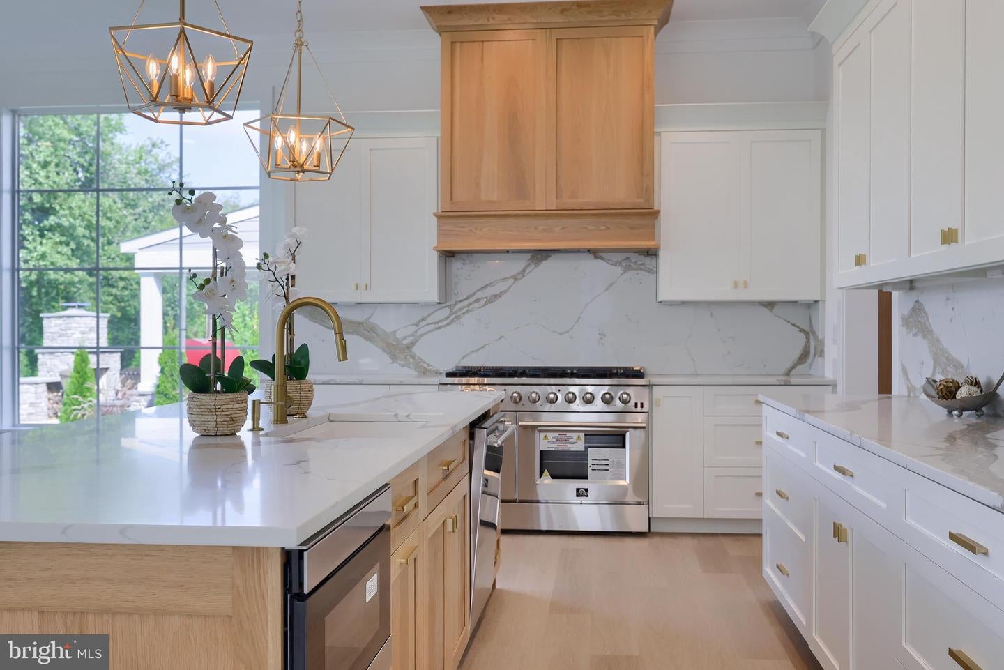 East Petersburg, Pennsylvania, 17520, United States, 4 Bedrooms Bedrooms, ,5 BathroomsBathrooms,Residential,Active,1702111