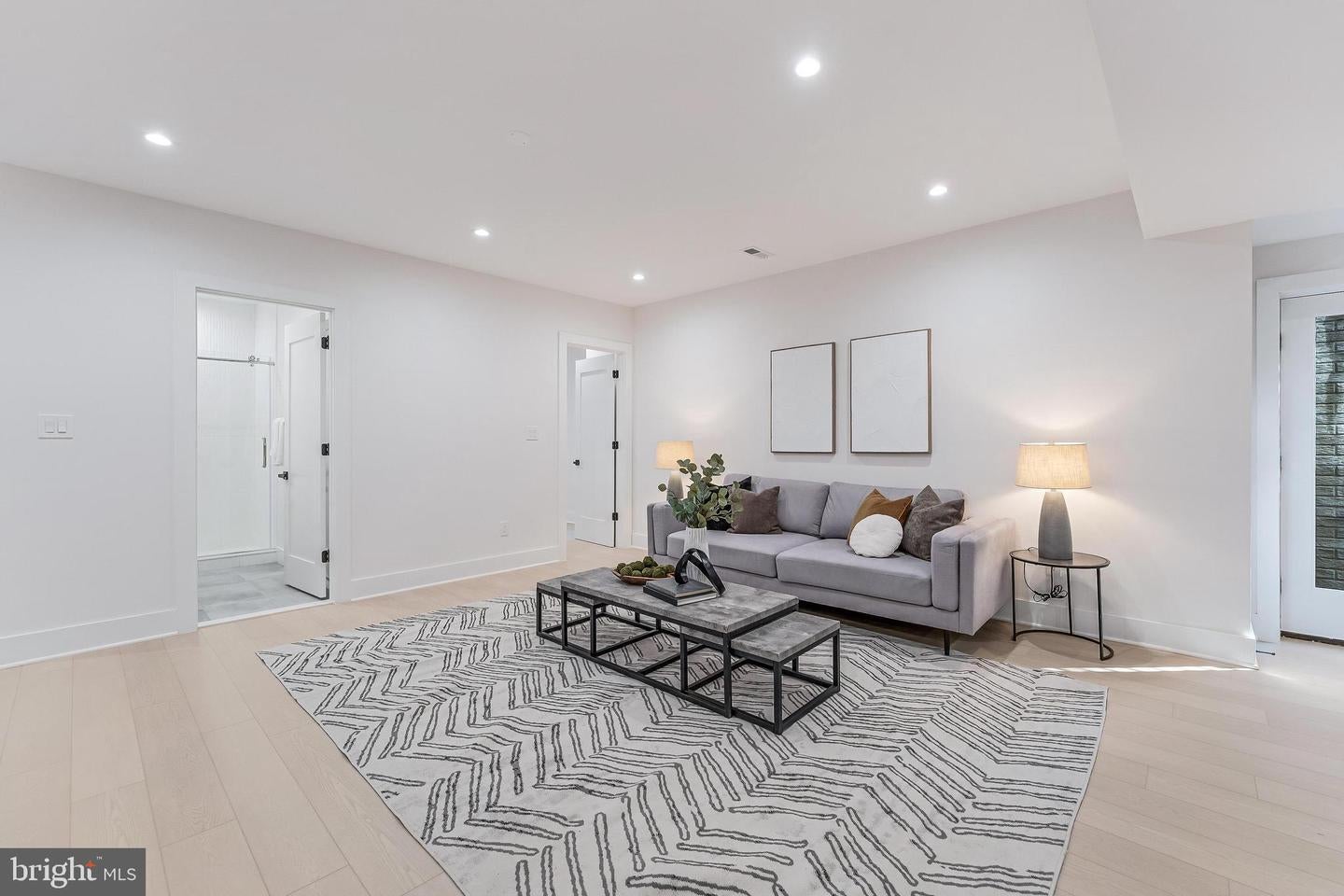 Falls Church, Virginia, 22042, United States, 5 Bedrooms Bedrooms, ,5 BathroomsBathrooms,Residential,Active,1945048