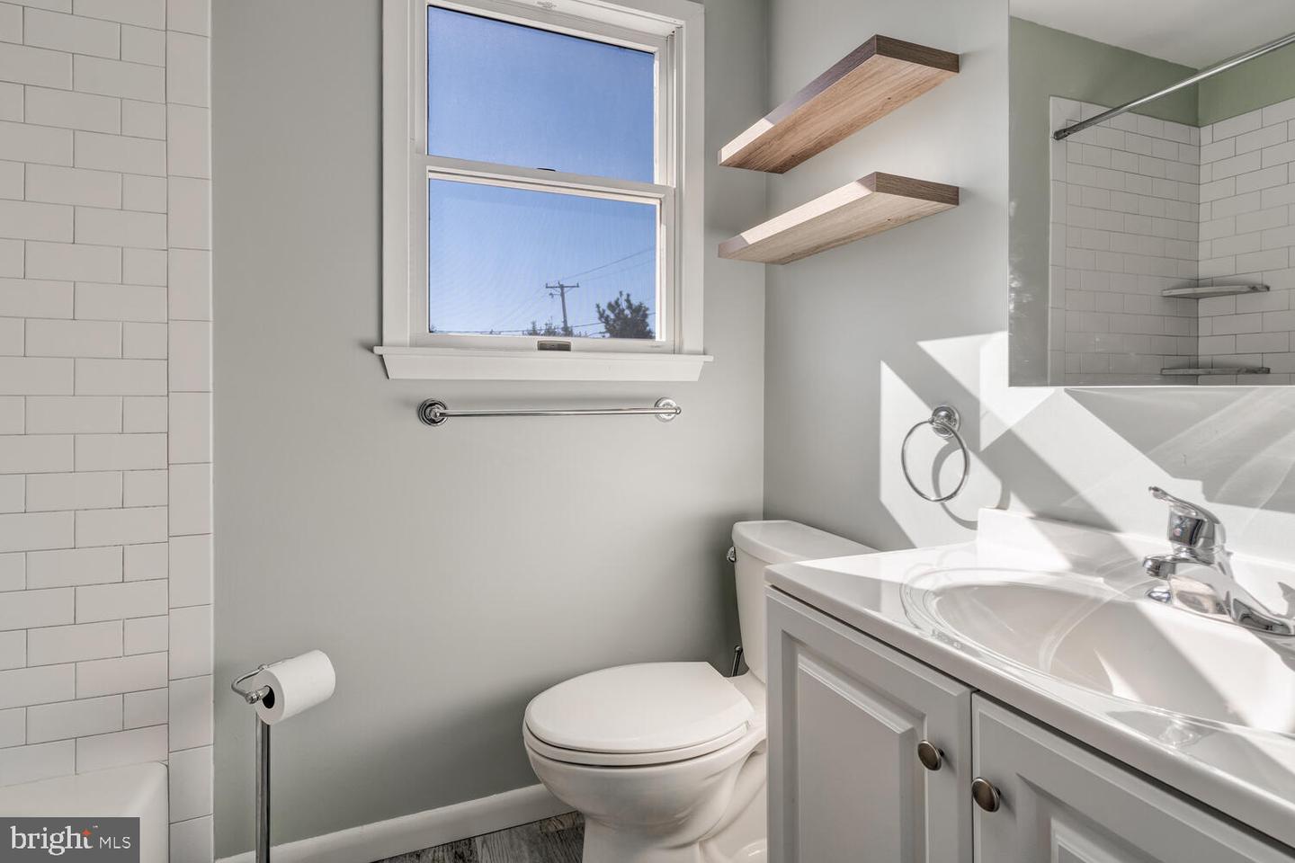 Barnegat Light, New Jersey, 08006, United States, 3 Bedrooms Bedrooms, ,2 BathroomsBathrooms,Residential,Active,2016106