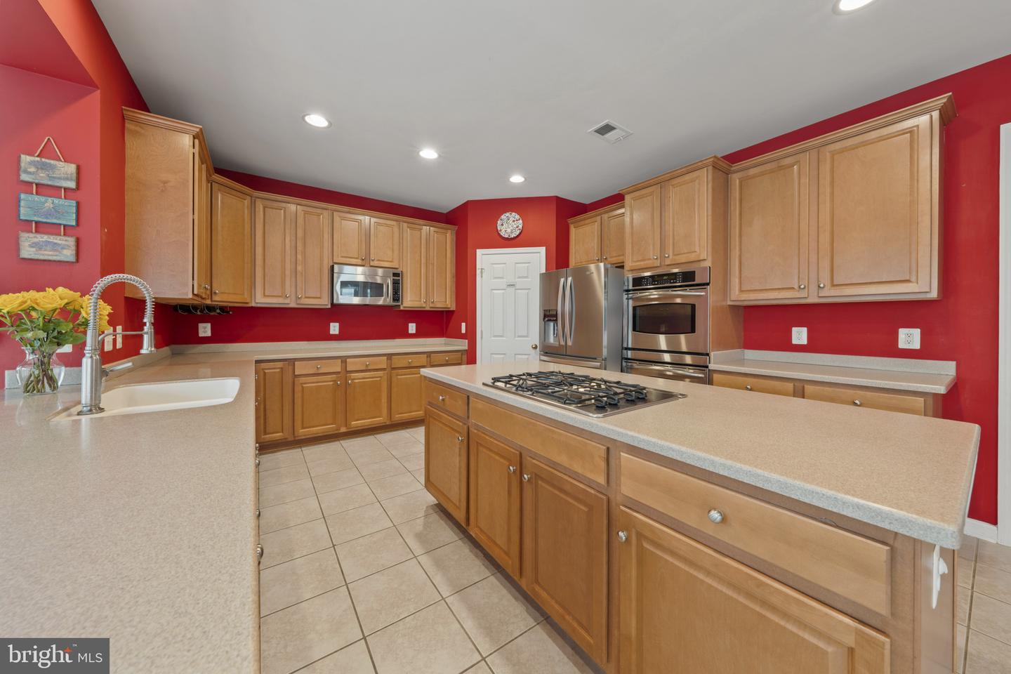 Chantilly, Virginia, 20152, United States, 5 Bedrooms Bedrooms, ,5 BathroomsBathrooms,Residential,Active,2028525