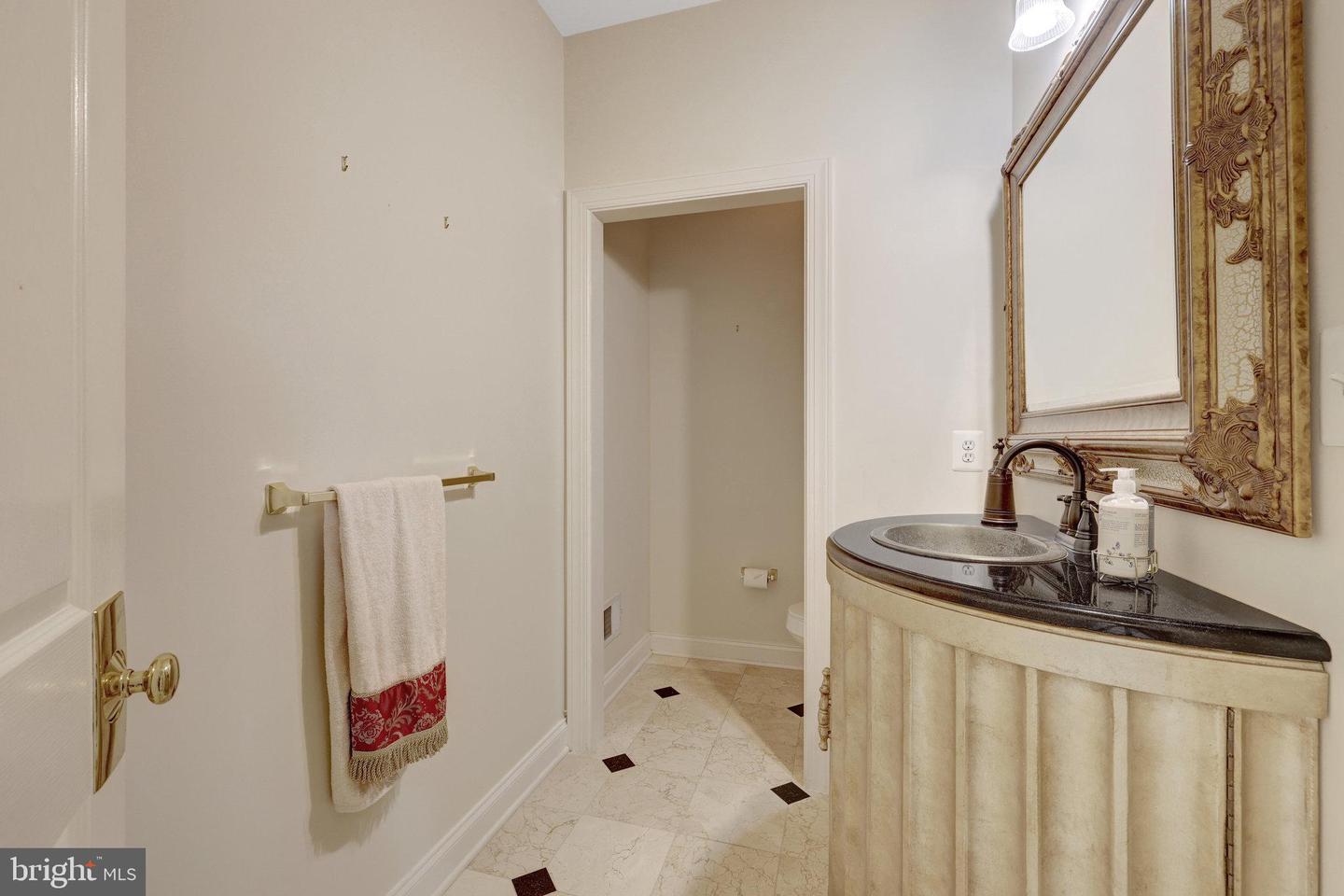 Leesburg, Virginia, 20175, United States, 4 Bedrooms Bedrooms, ,5 BathroomsBathrooms,Residential,Active,1894598