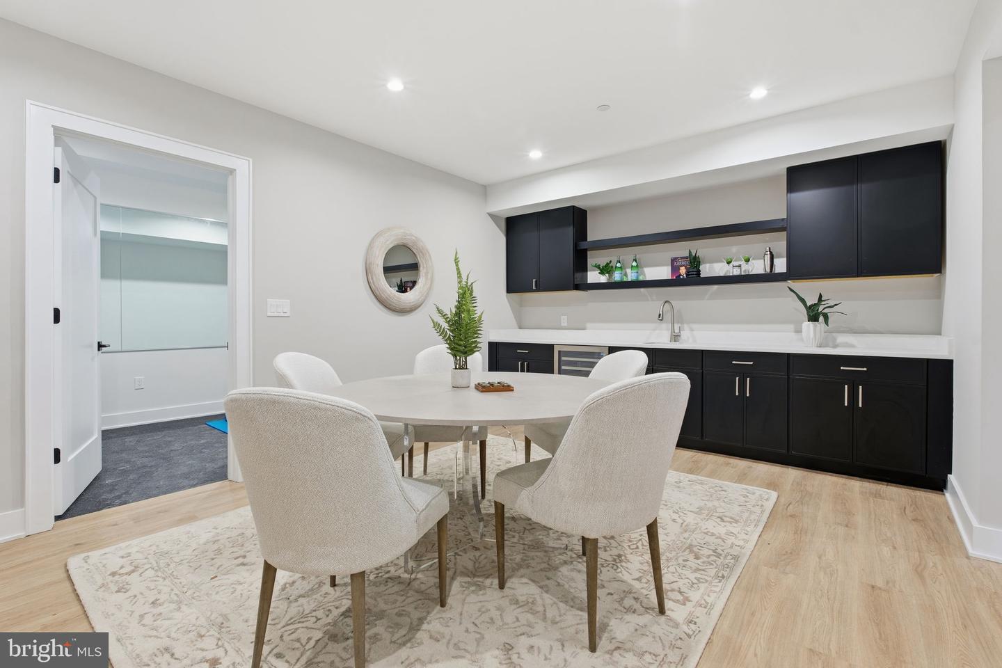 Kensington, Maryland, 20895, United States, 5 Bedrooms Bedrooms, ,5 BathroomsBathrooms,Residential,Active,2007291