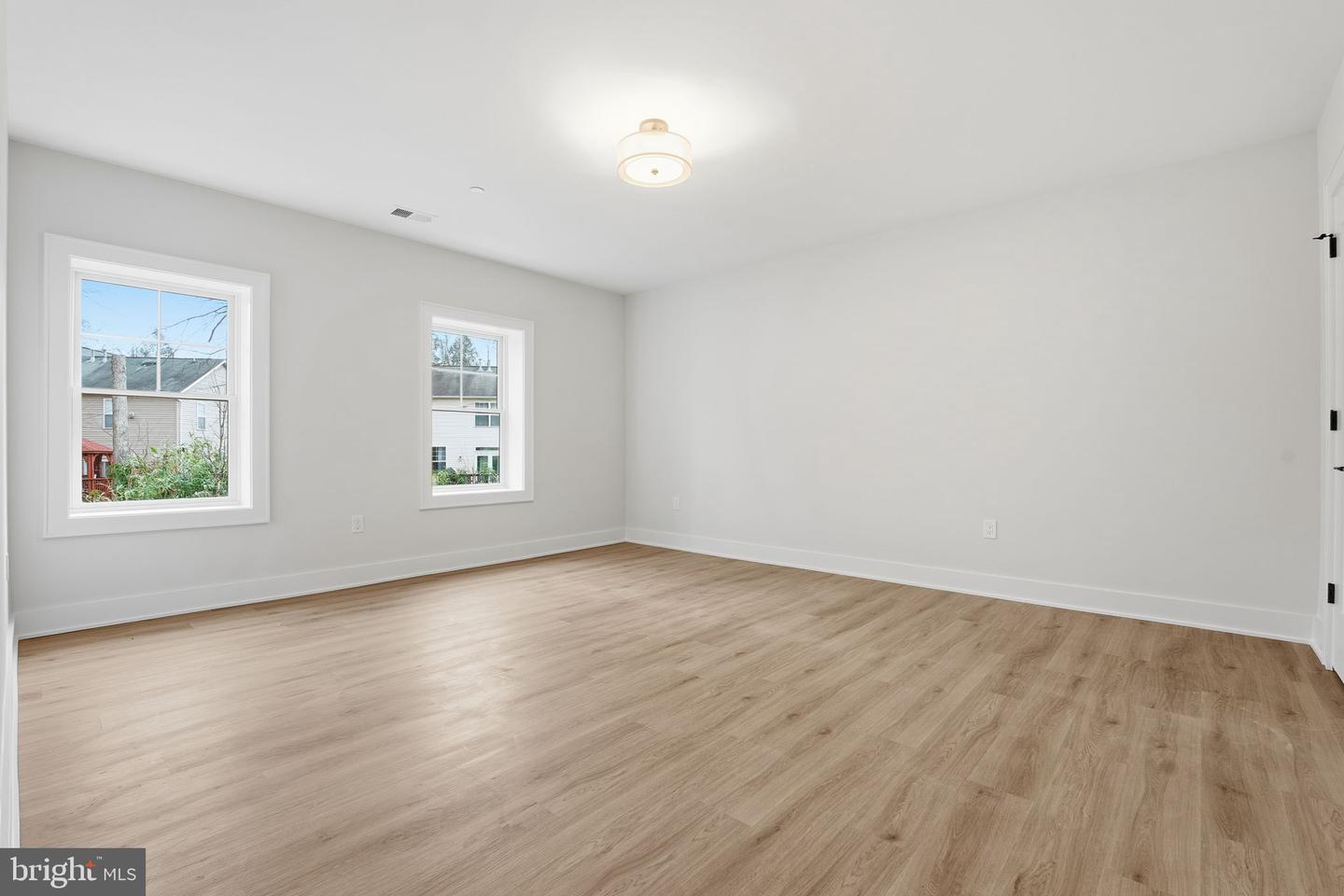 Kensington, Maryland, 20895, United States, 5 Bedrooms Bedrooms, ,5 BathroomsBathrooms,Residential,Active,2007291