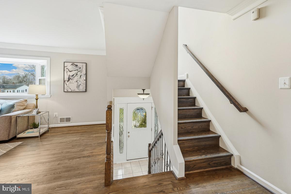 Fairfax, Virginia, 22030, United States, 5 Bedrooms Bedrooms, ,6 BathroomsBathrooms,Residential,Active,2008336