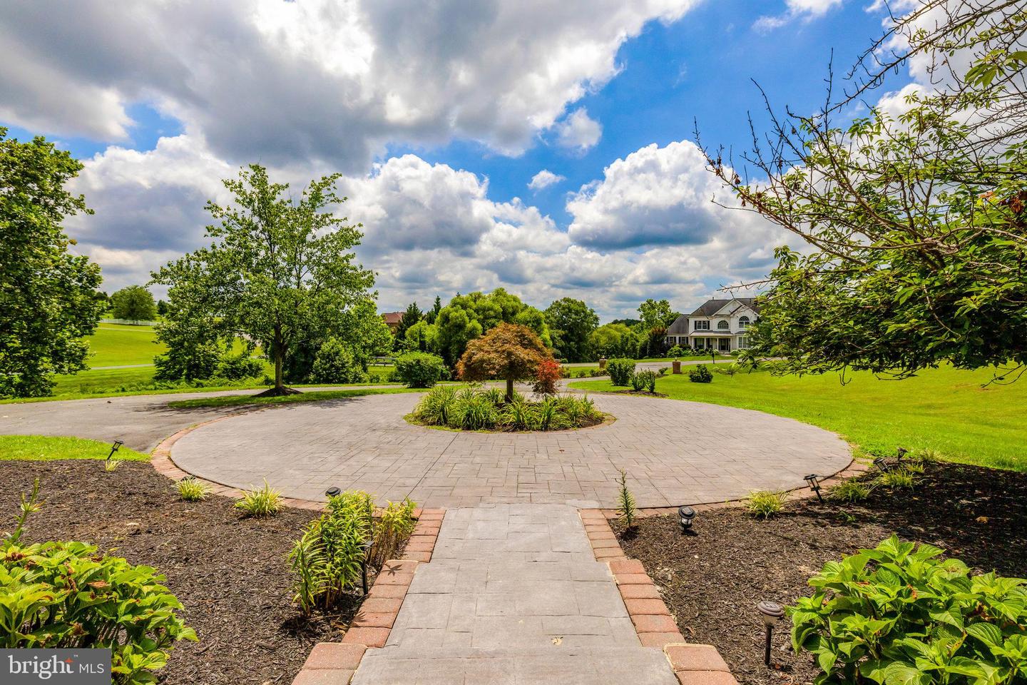 Leesburg, Virginia, 20175, United States, 4 Bedrooms Bedrooms, ,5 BathroomsBathrooms,Residential,Active,1894598