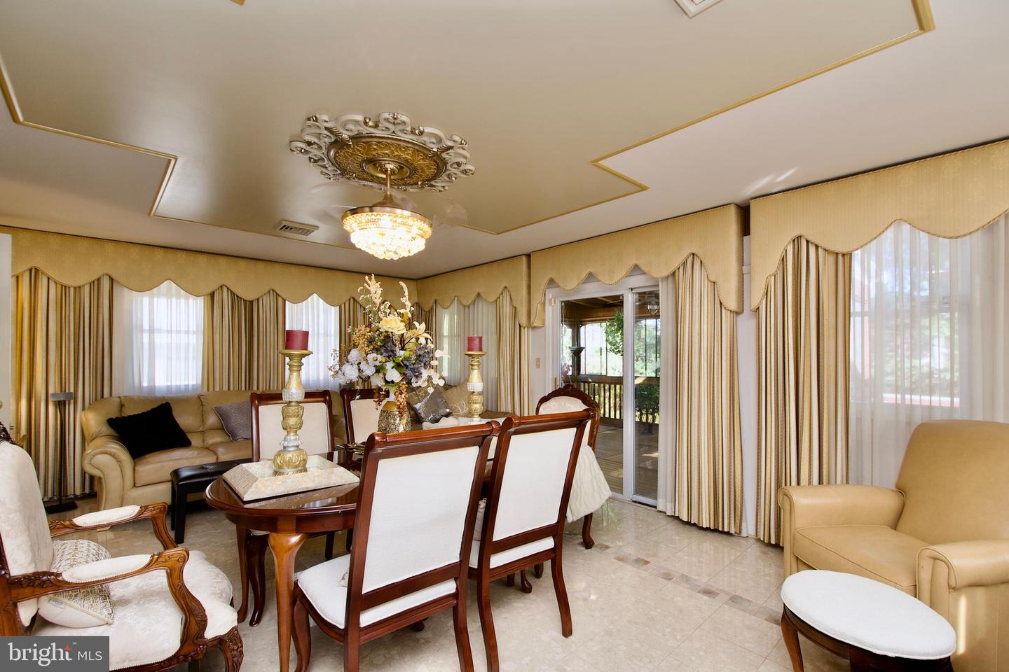 Annandale, Virginia, 22003, United States, 4 Bedrooms Bedrooms, ,3 BathroomsBathrooms,Residential,Active,1969677