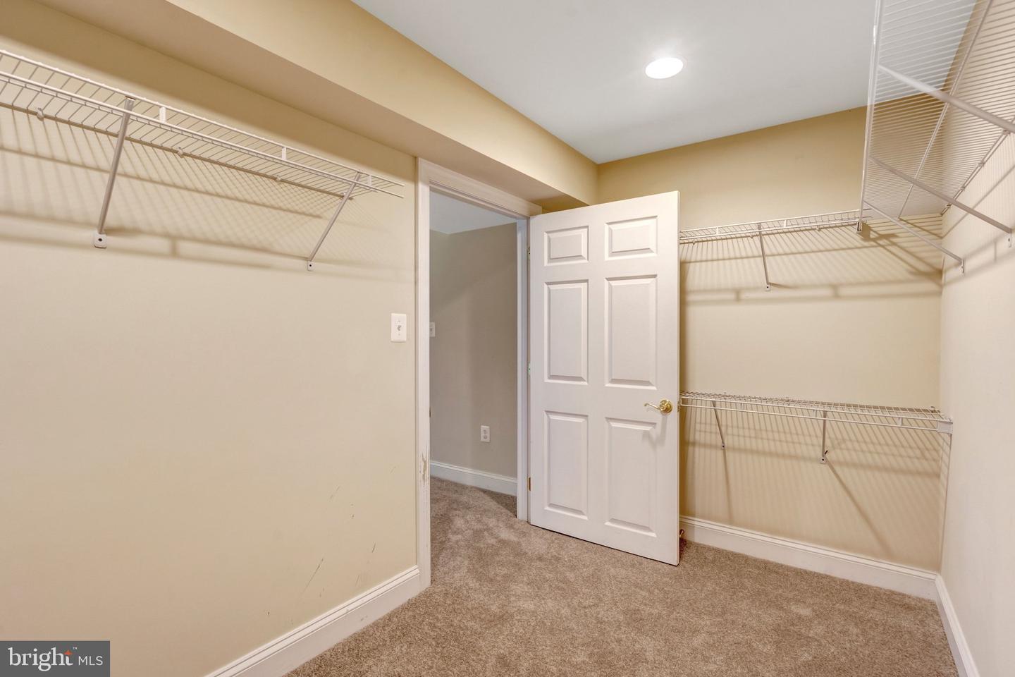 Haymarket, Virginia, 20169, United States, 5 Bedrooms Bedrooms, ,5 BathroomsBathrooms,Residential,Pending,2031766