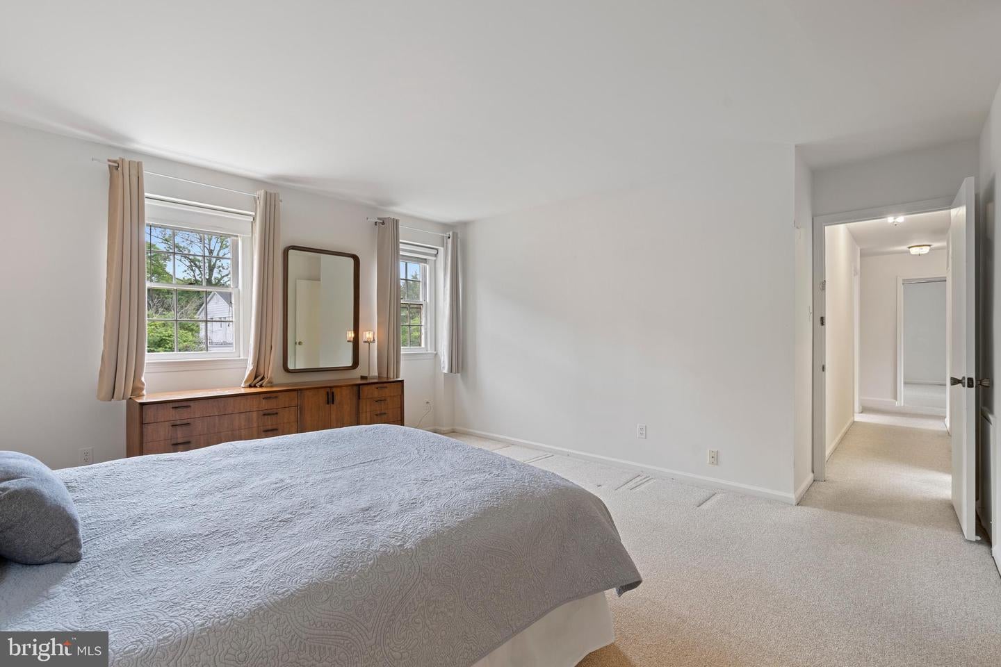 Arlington, Virginia, 22207, United States, 5 Bedrooms Bedrooms, ,4 BathroomsBathrooms,Residential,Active,1843845