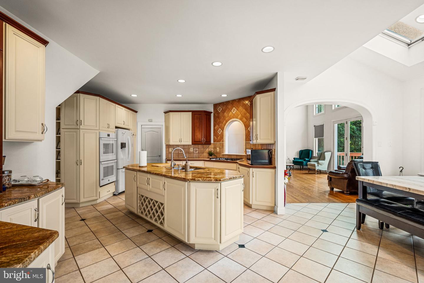 Wallingford, Pennsylvania, 19086, United States, 5 Bedrooms Bedrooms, ,6 BathroomsBathrooms,Residential,Active,1869134