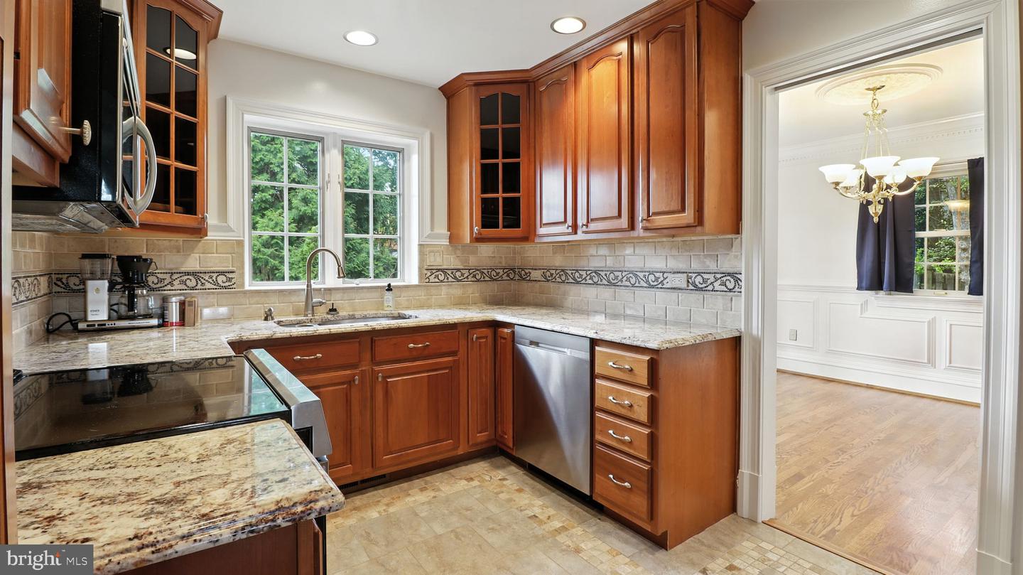 Alexandria, Virginia, 22308, United States, 4 Bedrooms Bedrooms, ,2 BathroomsBathrooms,Residential,Active,1936138