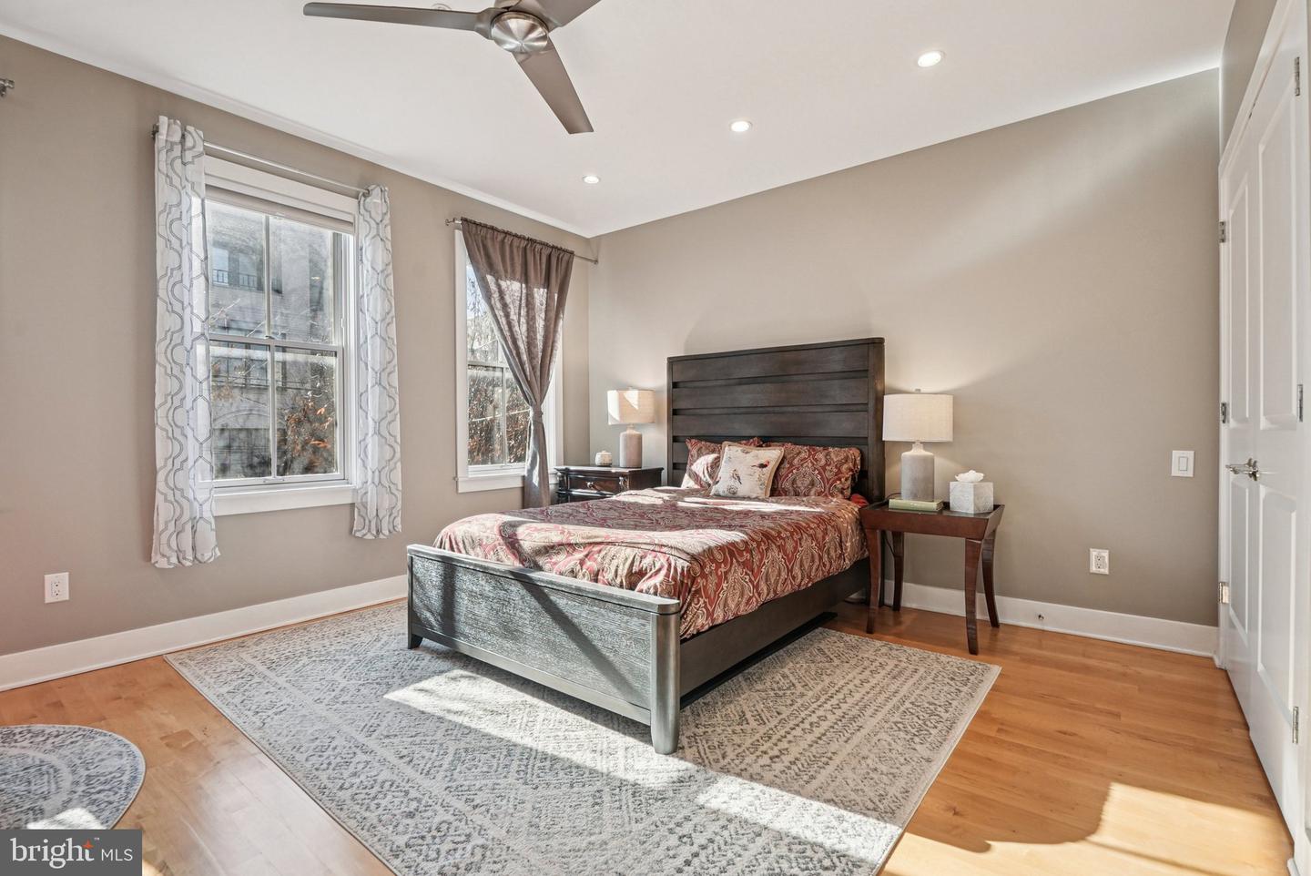 Philadelphia, Pennsylvania, 19147, United States, 4 Bedrooms Bedrooms, ,4 BathroomsBathrooms,Residential,Active,1999178