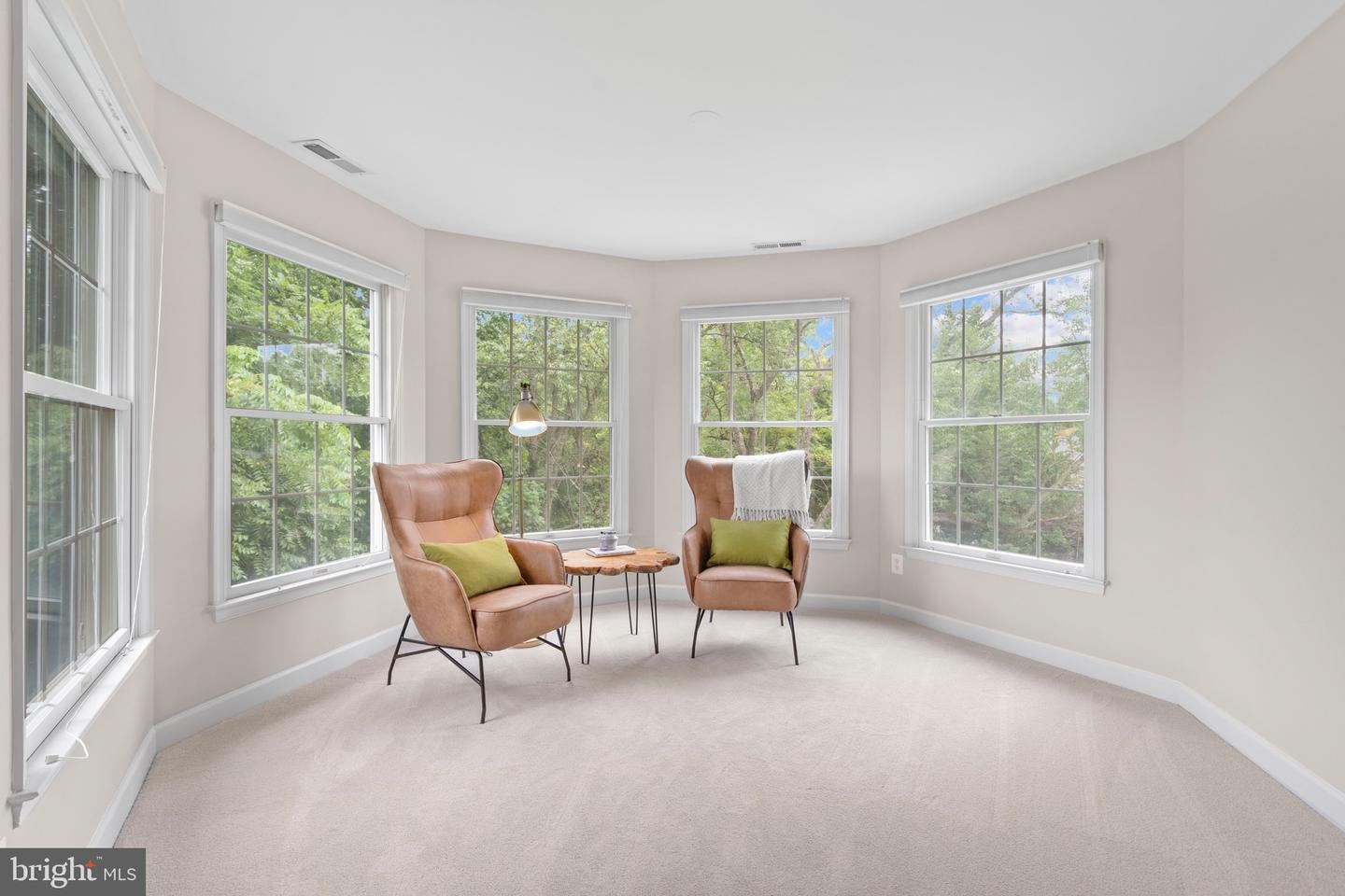 Oakton, Virginia, 22124, United States, 5 Bedrooms Bedrooms, ,5 BathroomsBathrooms,Residential,Active,1926902