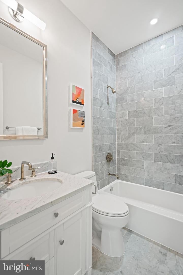 Washington, District Of Columbia, 20016, United States, 6 Bedrooms Bedrooms, ,8 BathroomsBathrooms,Residential,Active,1934802