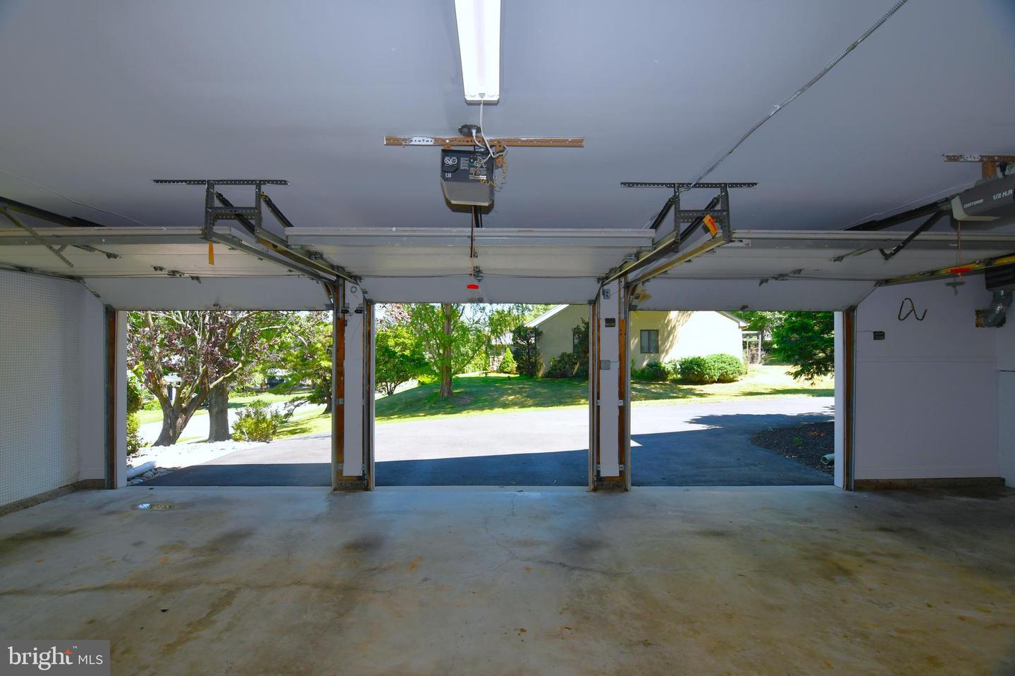 Fort Washington, Pennsylvania, 19034, United States, 4 Bedrooms Bedrooms, ,4 BathroomsBathrooms,Residential,Active,1936392