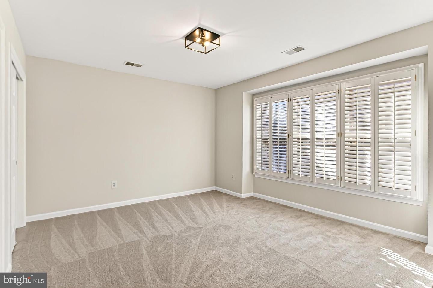 Falls Church, Virginia, 22042, United States, 4 Bedrooms Bedrooms, ,5 BathroomsBathrooms,Residential,Active,1988475