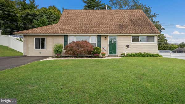 32 TOWPATH RD, LEVITTOWN, PA 19056 - Image 1