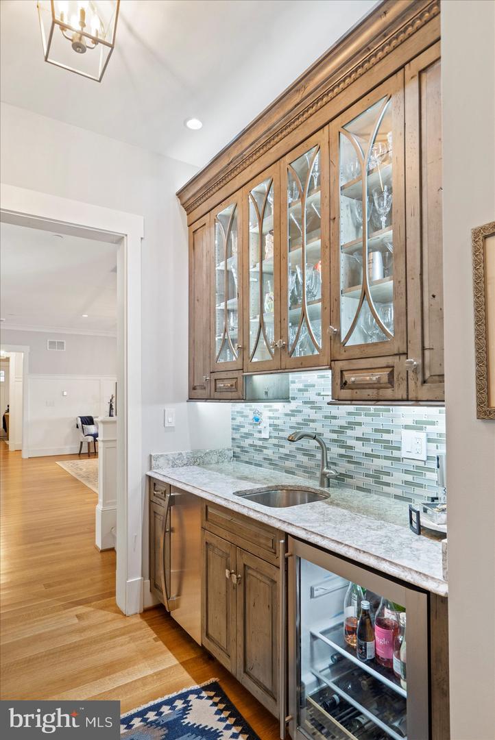 Middle River, Maryland, 21220, United States, 7 Bedrooms Bedrooms, ,7 BathroomsBathrooms,Residential,Active,1969646