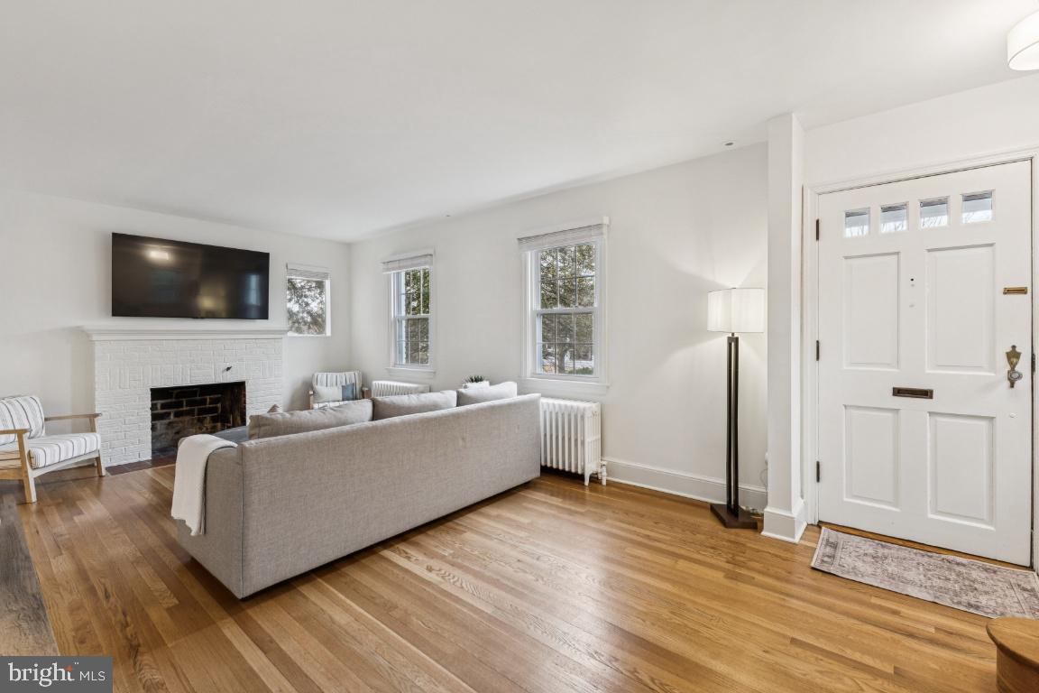 Arlington, Virginia, 22203, United States, 3 Bedrooms Bedrooms, ,3 BathroomsBathrooms,Residential,Active,2007962