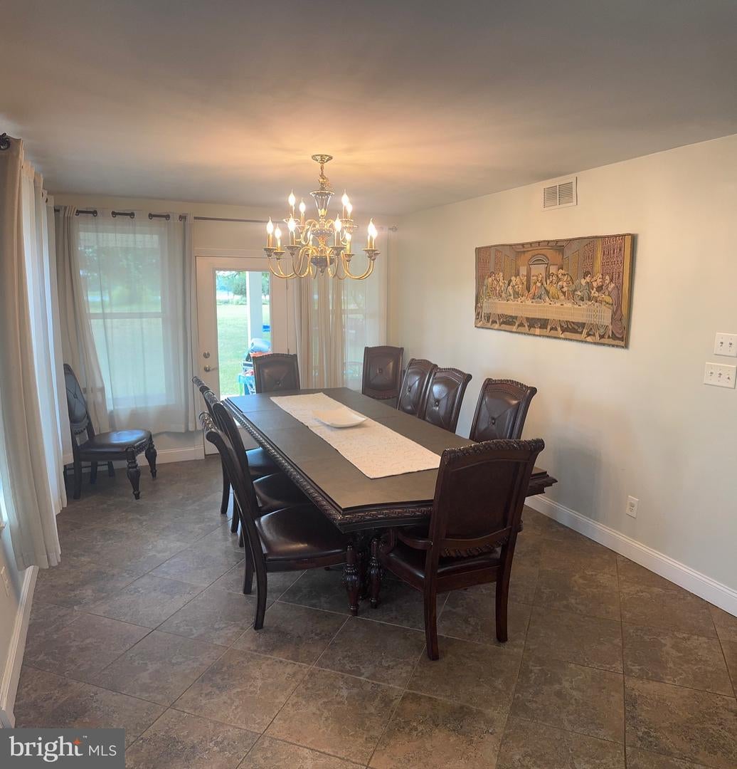 Delanco, New Jersey, 08075, United States, 5 Bedrooms Bedrooms, ,3 BathroomsBathrooms,Residential,Active,1914605