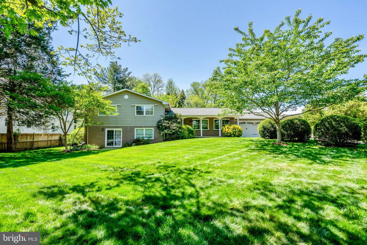 Fairfax, Virginia, 22030, United States, 4 Bedrooms Bedrooms, ,3 BathroomsBathrooms,Residential,Active,2045005