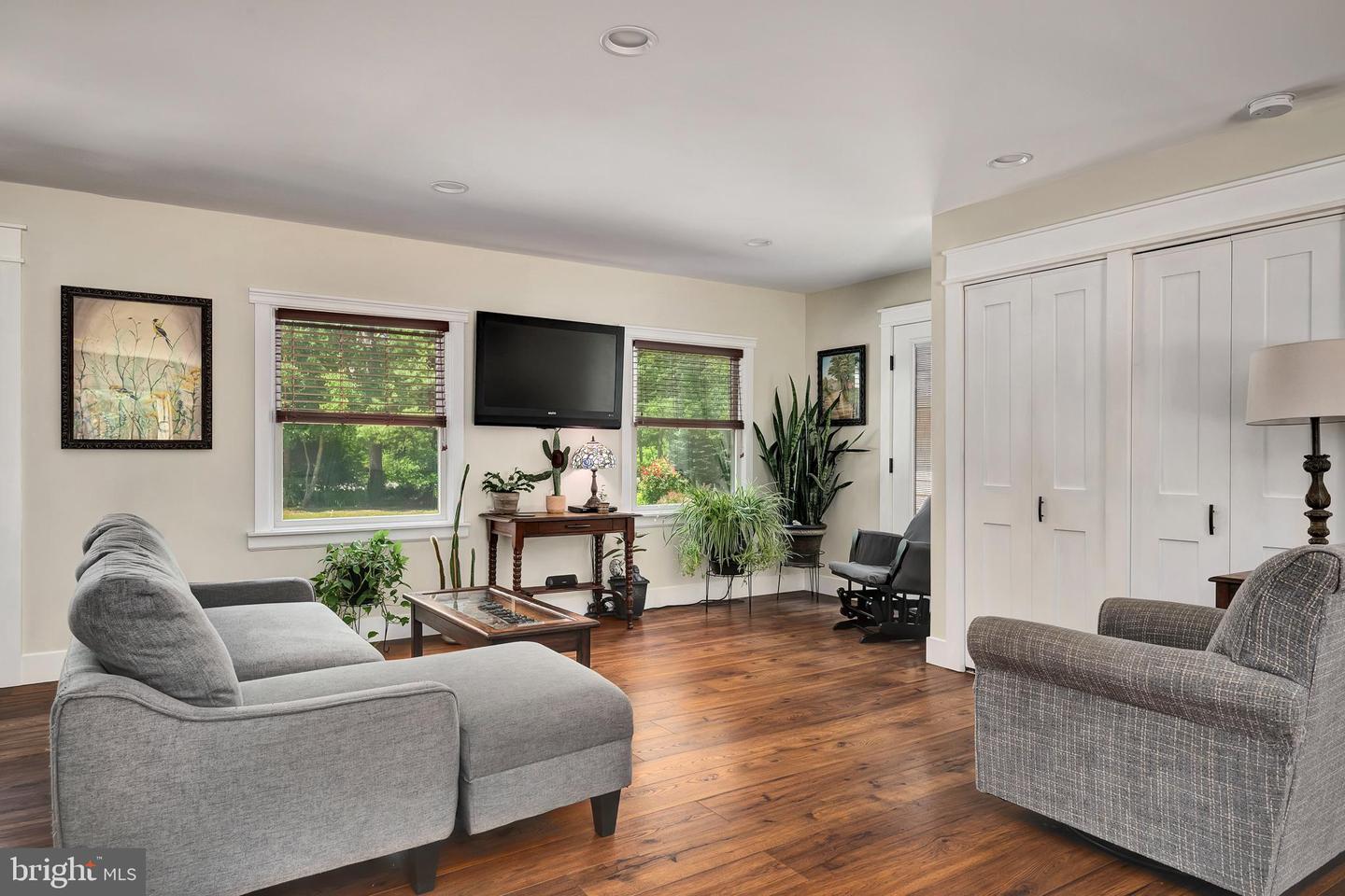 Manahawkin, New Jersey, 08050, United States, 4 Bedrooms Bedrooms, ,3 BathroomsBathrooms,Residential,Active,1879973