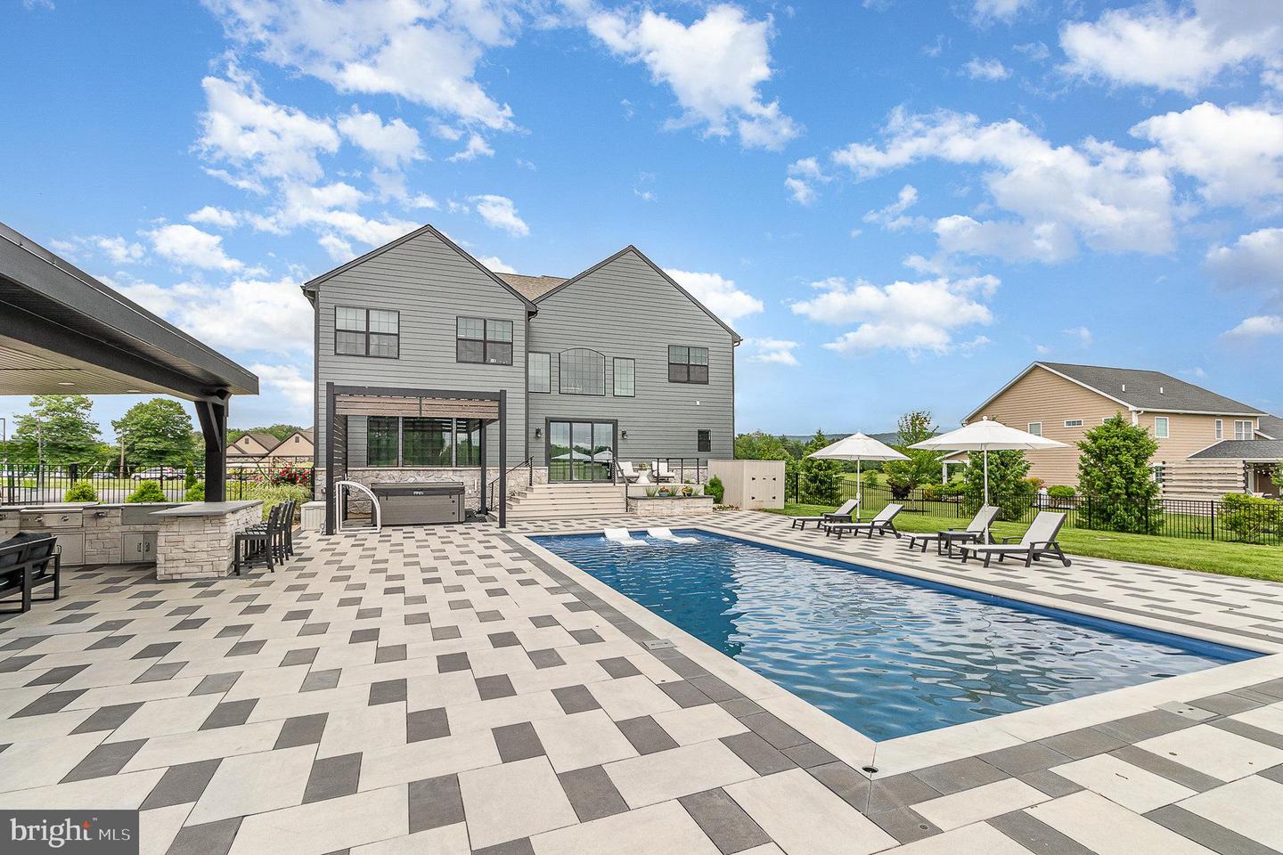 Mechanicsburg, Pennsylvania, 17050, United States, 5 Bedrooms Bedrooms, ,6 BathroomsBathrooms,Residential,Active,1905048